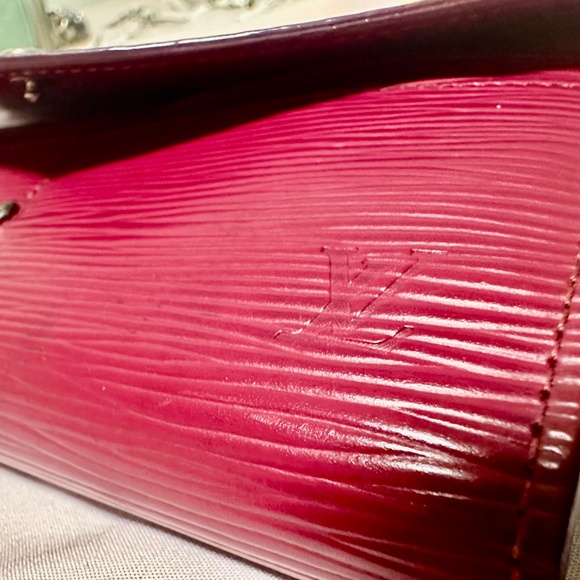 Louis Vuitton Sarah Epi Wallet - Picture 7 of 7